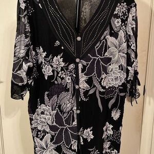 Black White Sheer Lined Floral Tunic w/ Rhinestone Bow Accents EUC Women’s 1XL